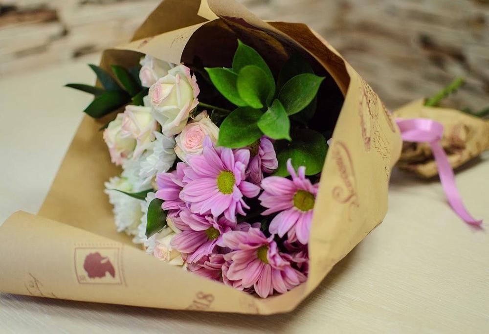 Букет цветов из: Розы и Хризантемы в Равнинном