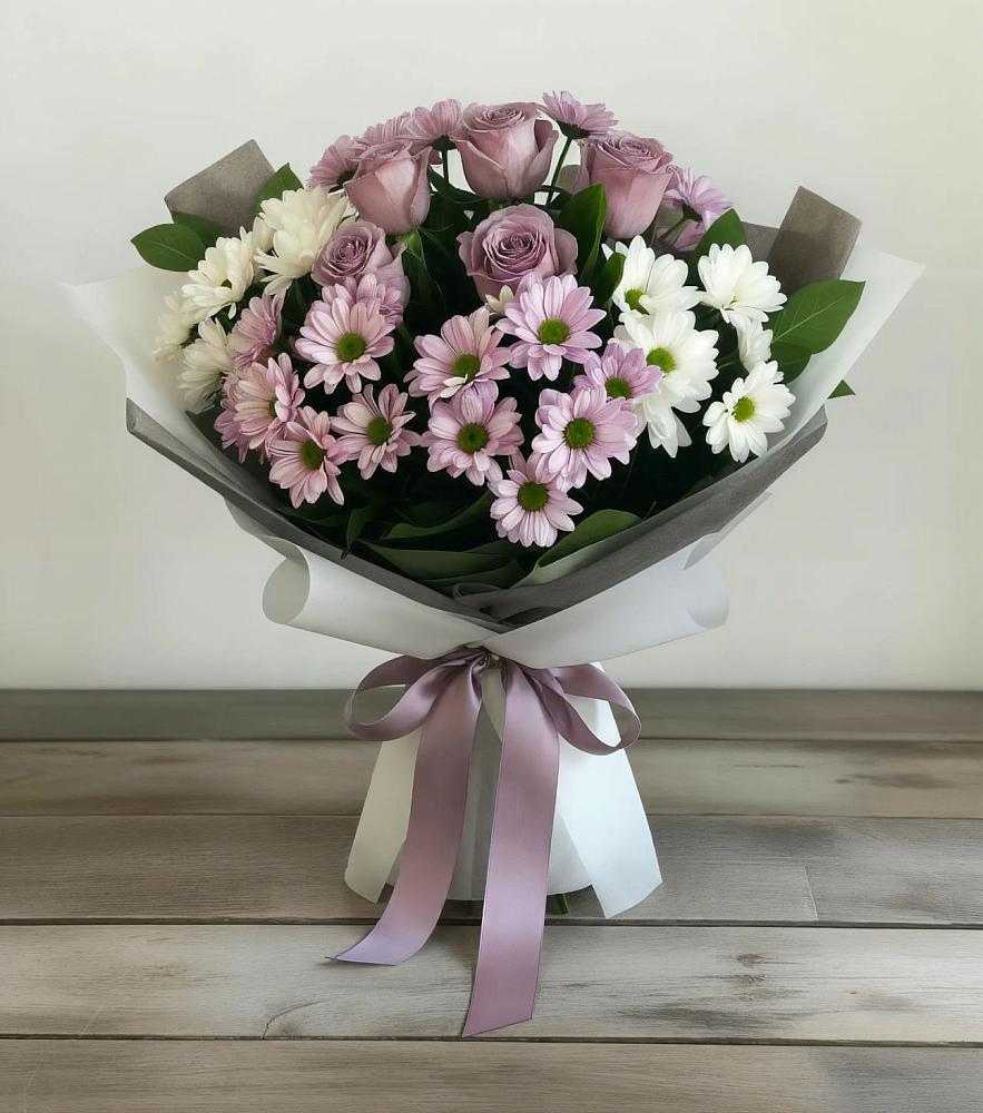 Букет цветов из: Хризантемы и Розы в Равнинном