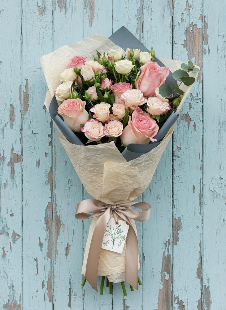 Букет цветов из: Розы в Равнинном