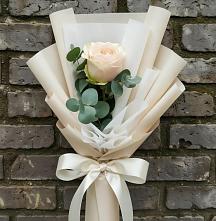 Букет цветов из:  Розы в Равнинном