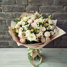 Букет цветов из:  Альстромерии, Розы и Хризантемы в Равнинном