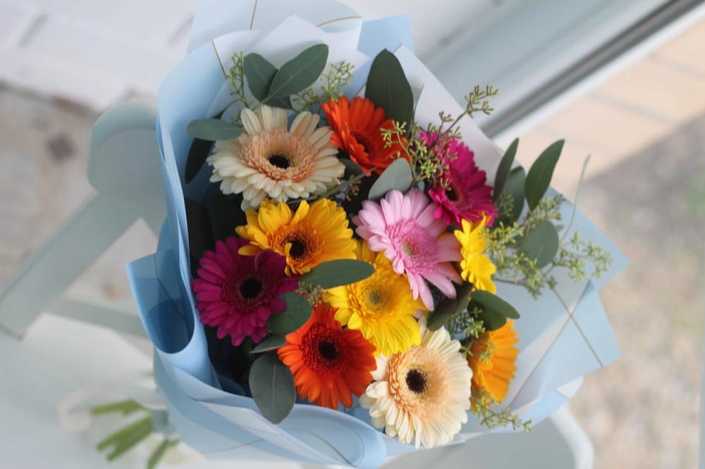 Букет цветов из: Герберы в Равнинном