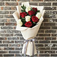 Букет цветов из:  Розы в Равнинном