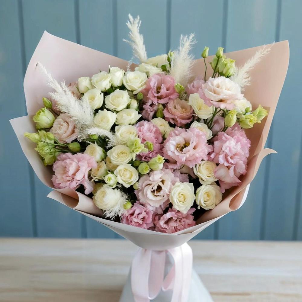 Букет цветов из: Альстромерии и Розы в Равнинном