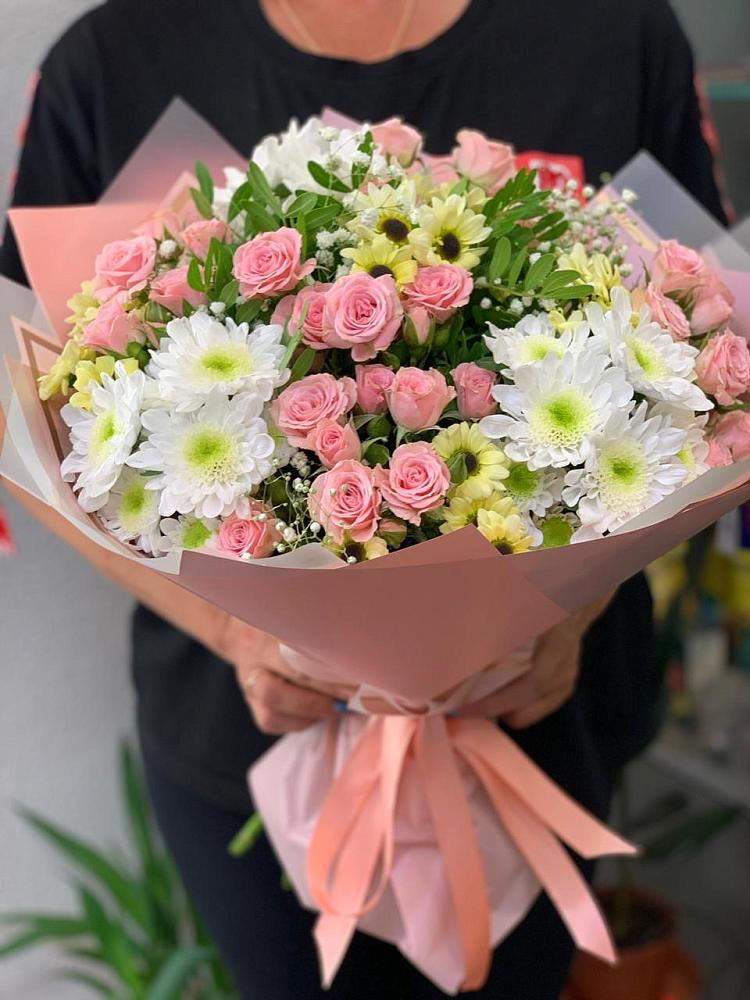 Букет цветов из: Розы и Хризантемы в Равнинном