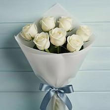 Букет 7 Белых роз Эдлесс Лав в Равнинном
