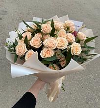 Букет Кремовые розы Латте в Равнинном