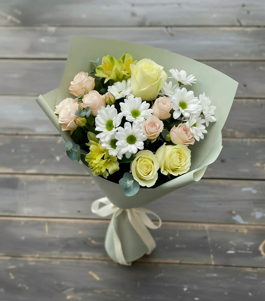 Букет цветов из: Альстромерии, Розы и Хризантемы в Равнинном