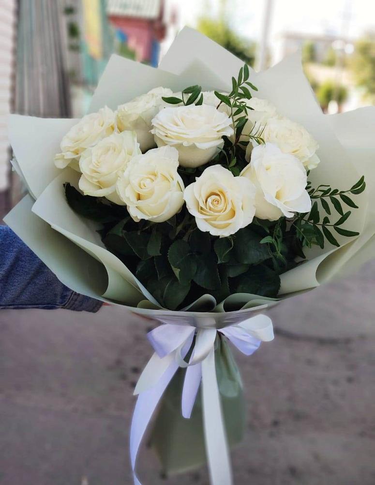 Букет Белые розы Проуд в Равнинном