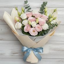 Букет цветов из:  Лизиантусы в Равнинном