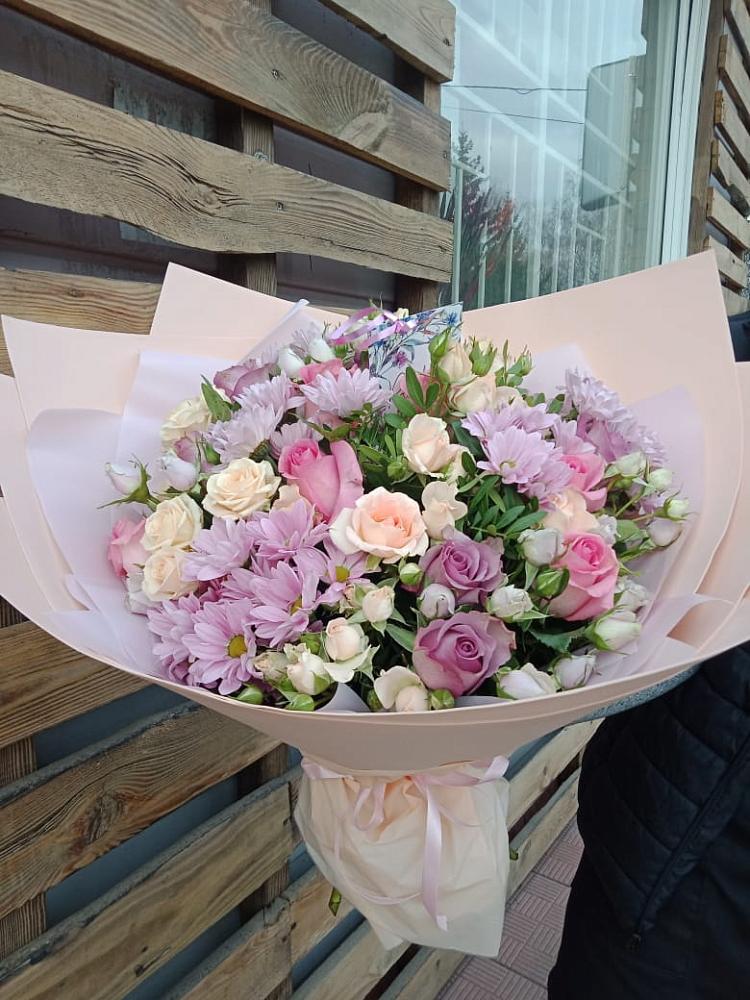 Букет цветов из: Розы и Хризантемы в Равнинном