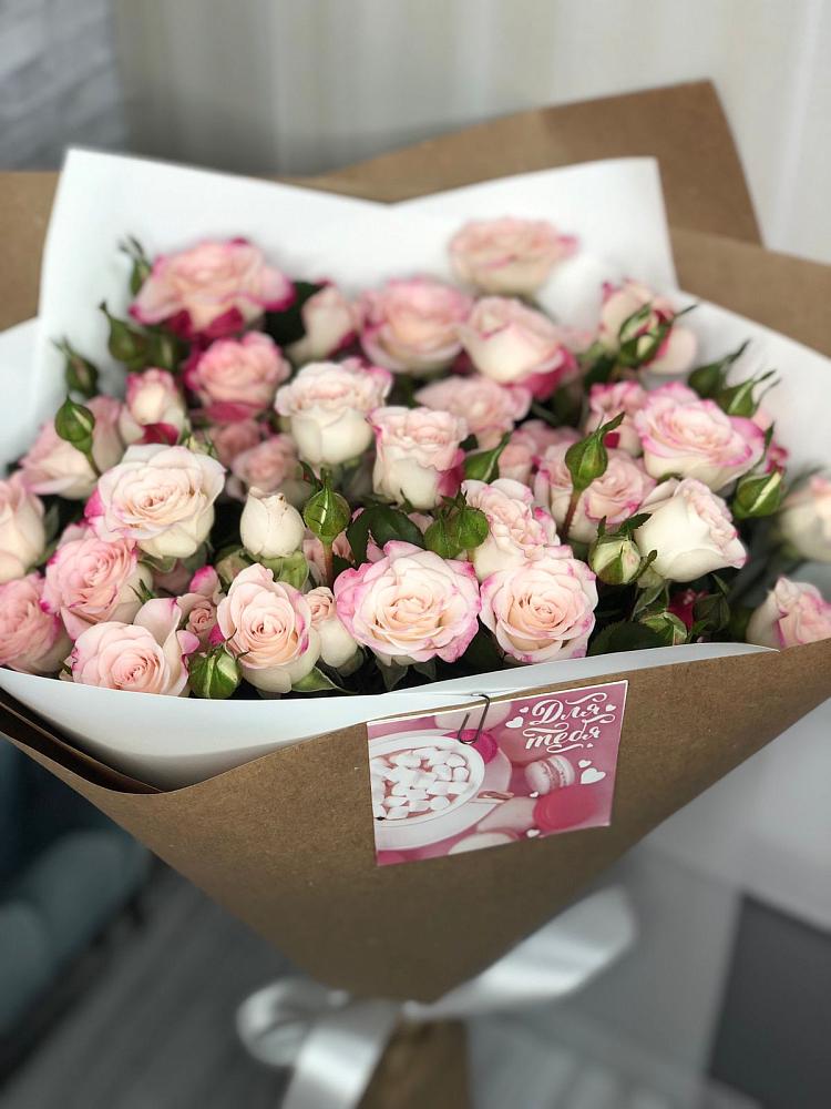 Букет цветов из: Розы в Равнинном