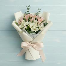 Букет цветов из:  Альстромерии в Равнинном