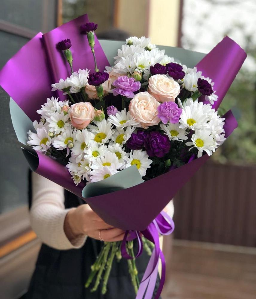 Букет цветов из: Хризантемы, Гвоздики и Розы в Равнинном