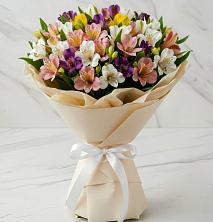 Букет цветов из:  Альстромерии в Равнинном