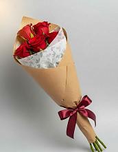 Букет цветов из:  Розы в Равнинном