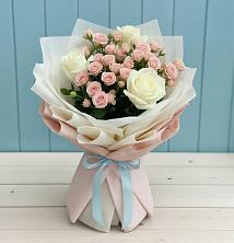 Букет цветов из:  Розы в Равнинном