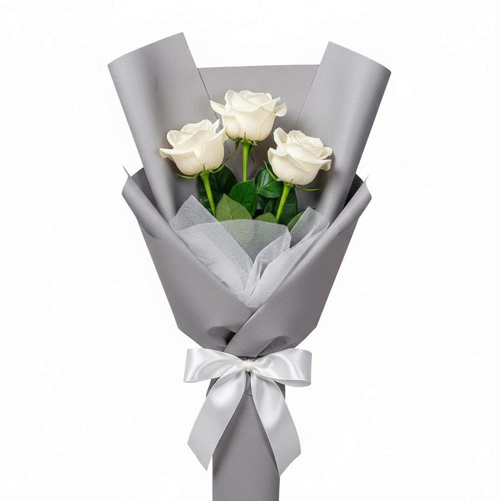 Букет 3 белые розы в Равнинном
