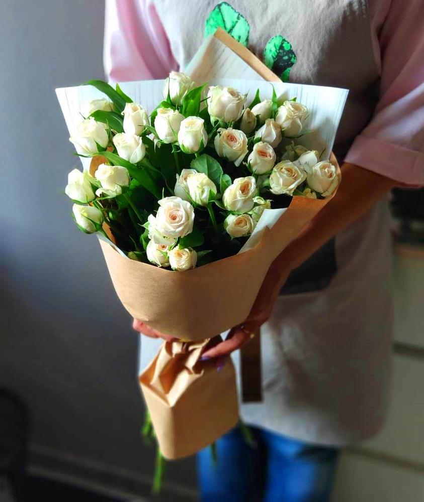 Букет цветов из: Розы в Равнинном