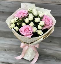 Букет цветов из:  Розы в Равнинном