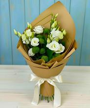 Букет цветов из:  Хризантемы и Лизиантусы #REPLACE_PRED# Равнинном