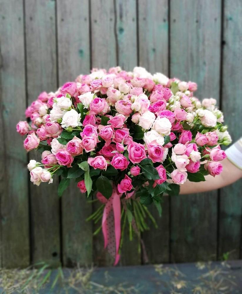 Букет Розовые кустовые розы Натали и Лав Лидия в Равнинном