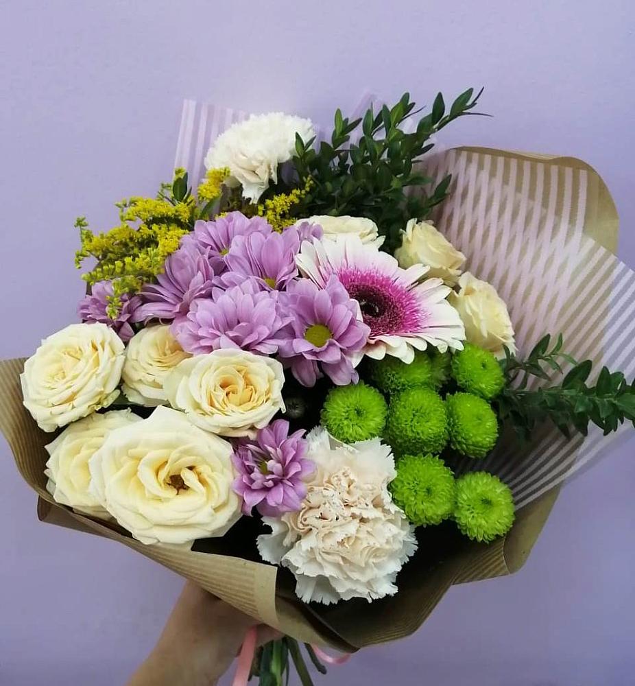 Букет цветов из: Хризантемы, Розы, Гвоздики и Герберы в Равнинном