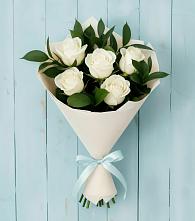 Букет цветов из:  Розы в Равнинном