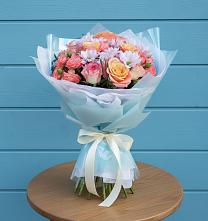 Букет цветов из:  Хризантемы и Розы в Равнинном