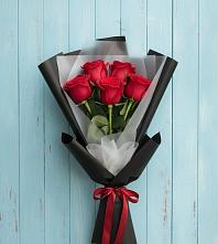 Букет цветов из:  Розы в Равнинном