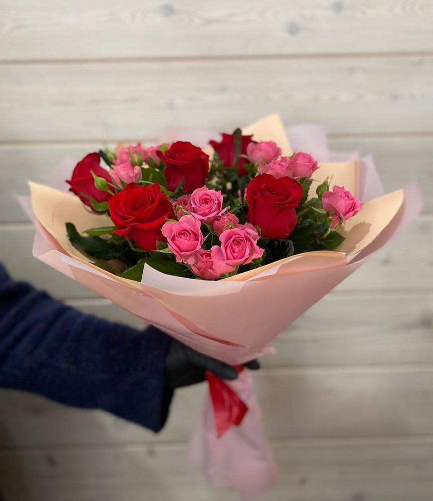 Букет цветов из: Розы в Равнинном