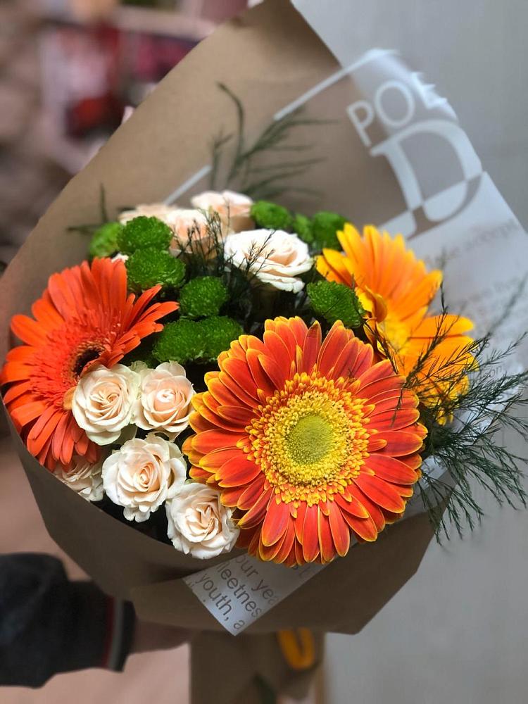 Букет цветов из: Герберы, Хризантемы и Розы в Равнинном