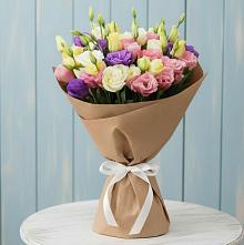 Букет цветов из:  Лизиантусы в Равнинном