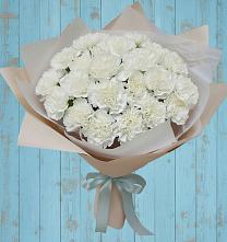 Букет цветов из:  Гвоздики в Равнинном