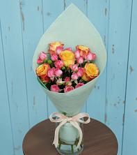 Букет цветов из:  Розы в Равнинном
