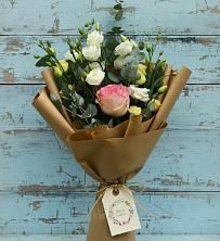 Букет цветов из:  Розы и Лизиантусы в Равнинном