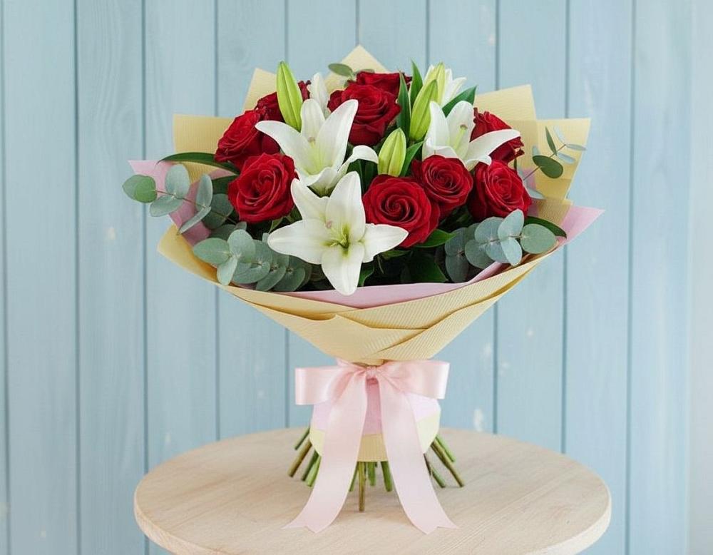 Букет цветов из: Лилии и Розы в Равнинном
